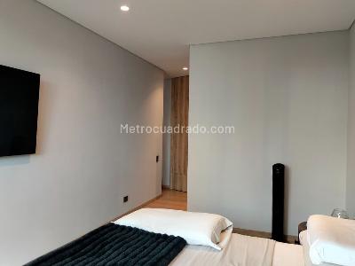 Apartamento de 2 alcobas en venta en El Poblado, Medellín, 122 m² · foto 7 de 15
