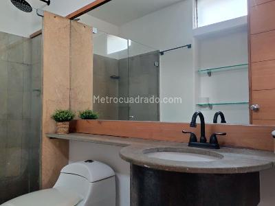 Apartamento de 1 alcoba en venta en El Poblado, Medellín, 84 m² · foto 12 de 13