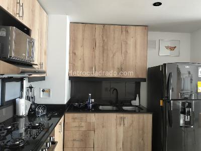 Apartamento en venta en El Poblado, Medellín · foto 7 de 13