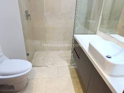 Apartamento de 1 alcoba en arriendo en El Tesoro, Medellín, 71 m² · foto 11 de 11