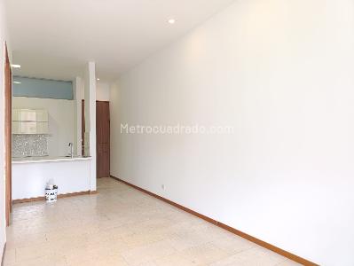 Apartamento de 1 alcoba en arriendo en El Tesoro, Medellín, 71 m² · foto 2 de 11