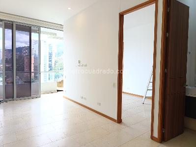 Apartamento de 1 alcoba en arriendo en El Tesoro, Medellín, 71 m² · foto 3 de 11