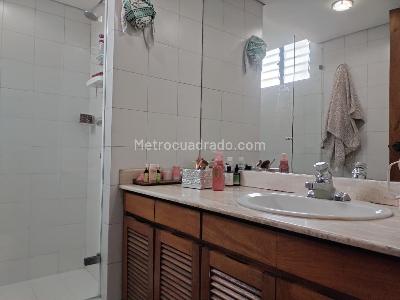 Apartamento de 4 alcobas en venta en El Poblado, Medellín, 277 m² · foto 17 de 19