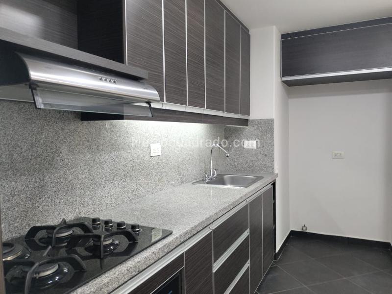 Apartamento de 2 Alcobas con 2 Baños cerca de Colegios en El Poblado - 7