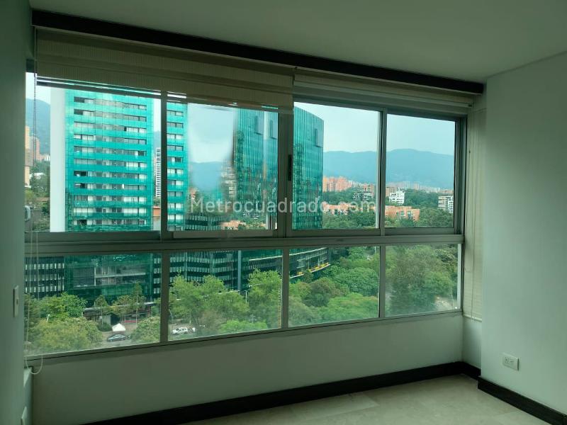 Apartamento de 2 Alcobas con 2 Baños cerca de Colegios en El Poblado - 9