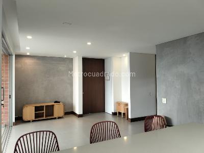 Apartamento de 1 alcoba en arriendo en Alejandría, Medellín, 82 m² · foto 2 de 12