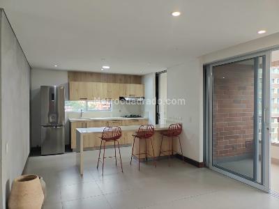 Apartamento de 1 alcoba en arriendo en Alejandría, Medellín, 82 m² · foto 4 de 12