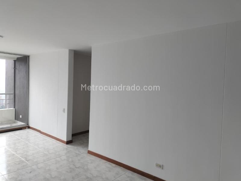 Apartamento de 3 Alcobas con Vestier y Balcón en El Poblado - 3