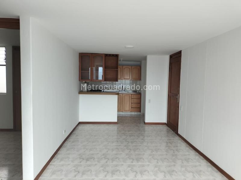 Apartamento de 3 Alcobas con Vestier y Balcón en El Poblado - 4