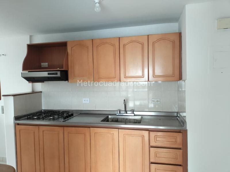Apartamento de 3 Alcobas con Vestier y Balcón en El Poblado - 5