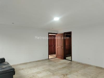 Apartamento de 3 alcobas en venta en El Poblado, Medellín, 250 m² · foto 10 de 16