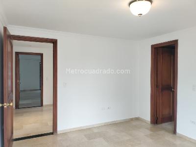Apartamento de 3 alcobas en venta en El Poblado, Medellín, 250 m² · foto 12 de 16