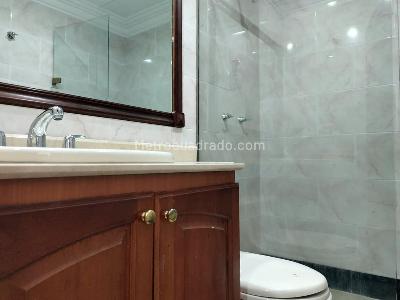 Apartamento de 3 alcobas en venta en El Poblado, Medellín, 250 m² · foto 16 de 16