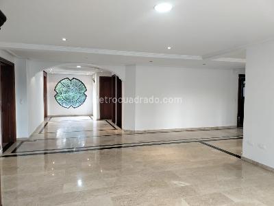 Apartamento de 3 alcobas en venta en El Poblado, Medellín, 250 m² · foto 4 de 16