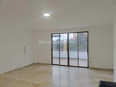 Apartamento de 3 alcobas en venta en El Poblado, Medellín, 250 m² · foto 8 de 16