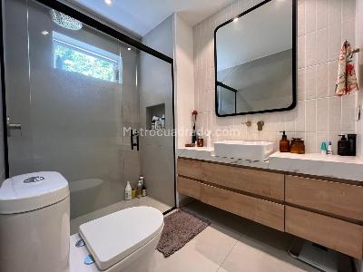 Apartamento de 3 alcobas en venta en El Poblado, Medellín, 158 m² · foto 18 de 19