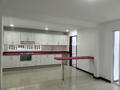 Casa en arriendo en El Poblado, Medellín · foto 4 de 15