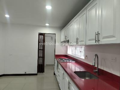 Casa en arriendo en El Poblado, Medellín · foto 7 de 15