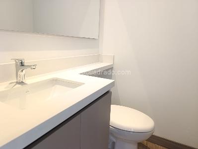 Apartamento de 2 alcobas en venta en El Poblado, Medellín, 90 m² · foto 14 de 15