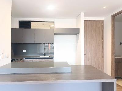 Apartamento de 2 alcobas en venta en El Poblado, Medellín, 90 m² · foto 4 de 15