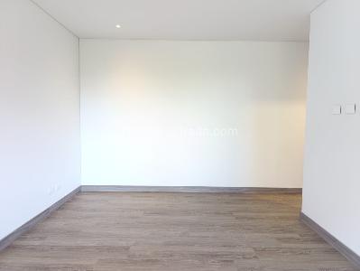 Apartamento de 2 alcobas en venta en El Poblado, Medellín, 90 m² · foto 6 de 15
