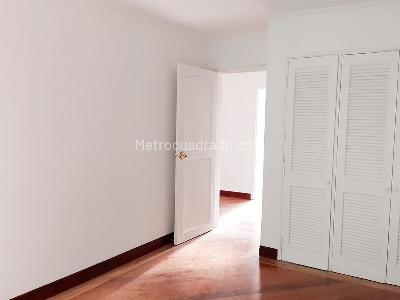 Casa de 4 alcobas en venta en El Poblado El Tesoro, Medellín, 450 m² · foto 10 de 17