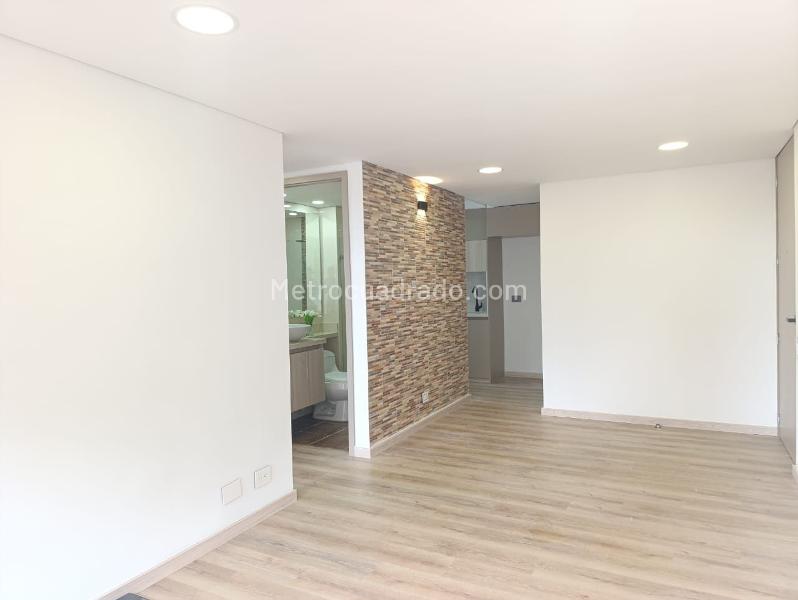 2BR Apartment with Balcony and Covered Parking in El Poblado - 2