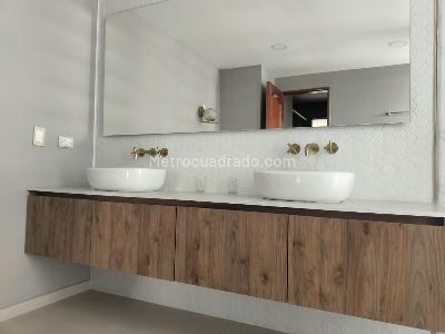 Apartamento en venta en El Poblado, Medellín · foto 12 de 14