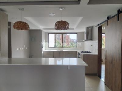 Apartamento en venta en El Poblado, Medellín · foto 3 de 14