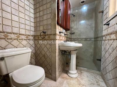 Casa de 4 alcobas en arriendo en El Poblado, Medellín, 280 m² · foto 12 de 12