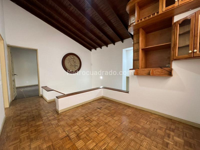 Casa de 4 Alcobas con Jacuzzi y 4 Baños en El Poblado, Los Balsos - 5