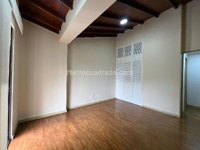 Casa de 4 alcobas en arriendo en El Poblado, Medellín, 280 m² · foto 6 de 12