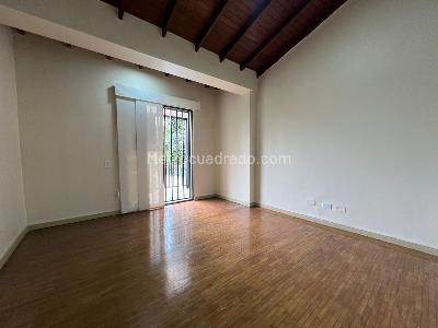 Casa de 4 alcobas en arriendo en El Poblado, Medellín, 280 m² · foto 7 de 12