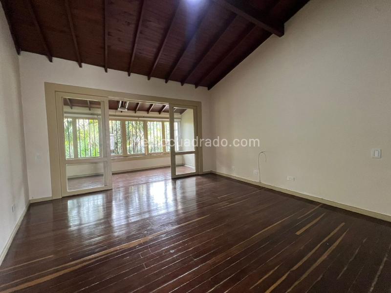 Casa de 4 Alcobas con Jacuzzi y 4 Baños en El Poblado, Los Balsos - 8