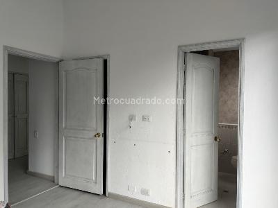 Casa de 4 alcobas en venta en El Poblado, Medellín, 231 m² · foto 16 de 20
