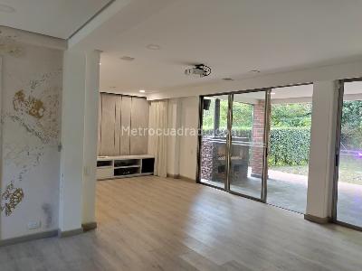 Casa de 4 alcobas en venta en El Poblado, Medellín, 231 m² · foto 3 de 20