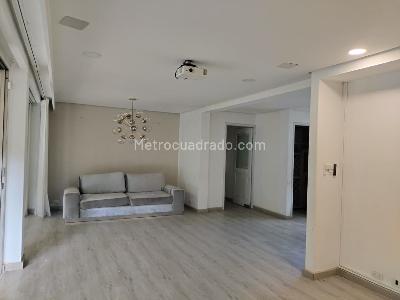 Casa de 4 alcobas en venta en El Poblado, Medellín, 231 m² · foto 4 de 20