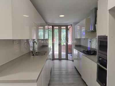 Casa de 4 alcobas en venta en El Poblado, Medellín, 231 m² · foto 7 de 20