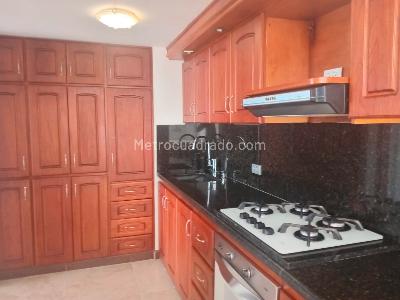 Apartamento de 3 alcobas en venta en El Poblado, Medellín, 148 m² · foto 5 de 17