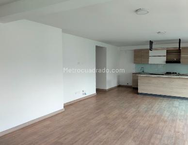 Apartamento en arriendo en El Poblado, Medellín · foto 3 de 15
