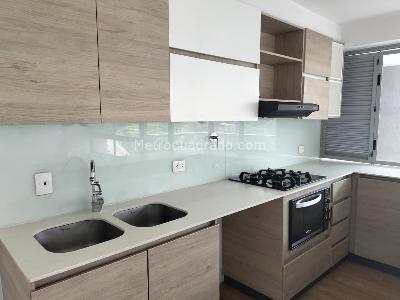 Apartamento en arriendo en El Poblado, Medellín · foto 6 de 15