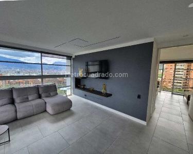 Apartamento en arriendo en El Poblado, Medellín · foto 2 de 10