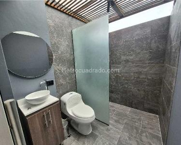 Apartamento en arriendo en El Poblado, Medellín · foto 9 de 10