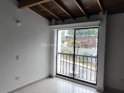 Casa de 4 alcobas en arriendo en Castropol, Medellín, 300 m² · foto 11 de 19