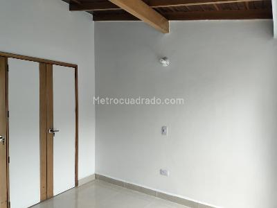 Casa de 4 alcobas en arriendo en Castropol, Medellín, 300 m² · foto 12 de 19