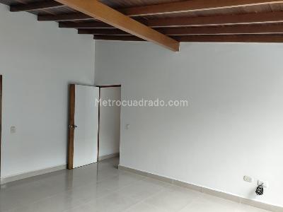Casa de 4 alcobas en arriendo en Castropol, Medellín, 300 m² · foto 15 de 19