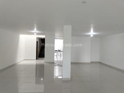 Casa de 4 alcobas en arriendo en Castropol, Medellín, 300 m² · foto 4 de 19