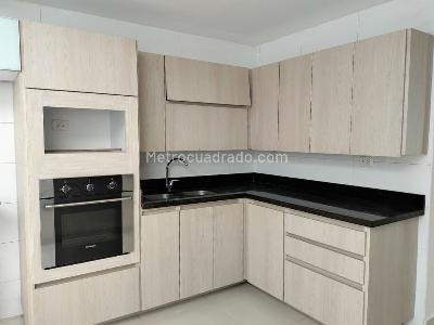 Casa de 4 alcobas en arriendo en Castropol, Medellín, 300 m² · foto 6 de 19