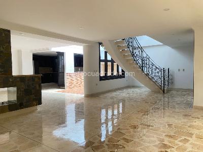 Casa de 4 alcobas en venta en Sabaneta, Sabaneta, 400 m² · foto 2 de 20