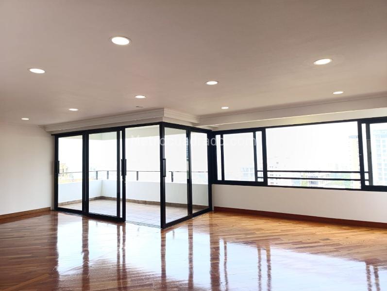 Apartamento Elegante de 3 Alcobas con Terraza en El Poblado - 3